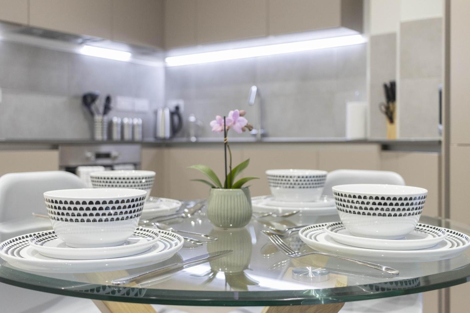 شقة Linacre 1&2 - One And Two Bed Flat Behind The Cathedral With Free Parking And Fast Wifi إكزيتر الغرفة الصورة